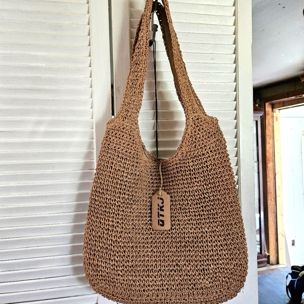 Elegant Tan Knit Bag